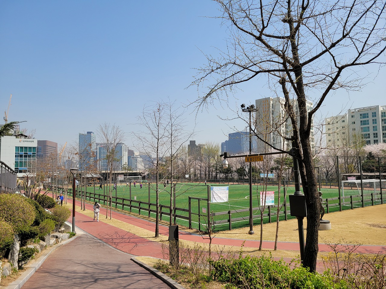 但他在本赛 但他在本赛